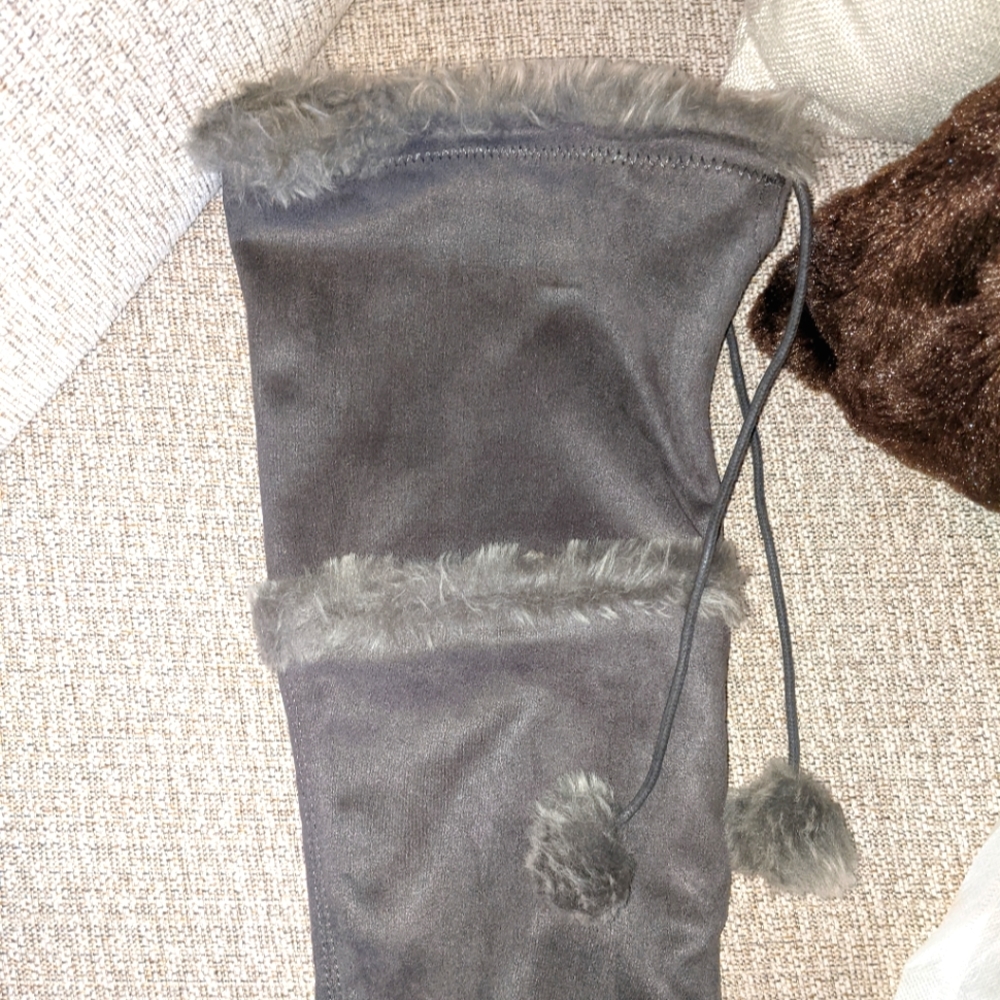 Over The Knee Grey Faux Fur Pom Pom Boots Women's Size 8 Charles David - Picture 8 of 11
